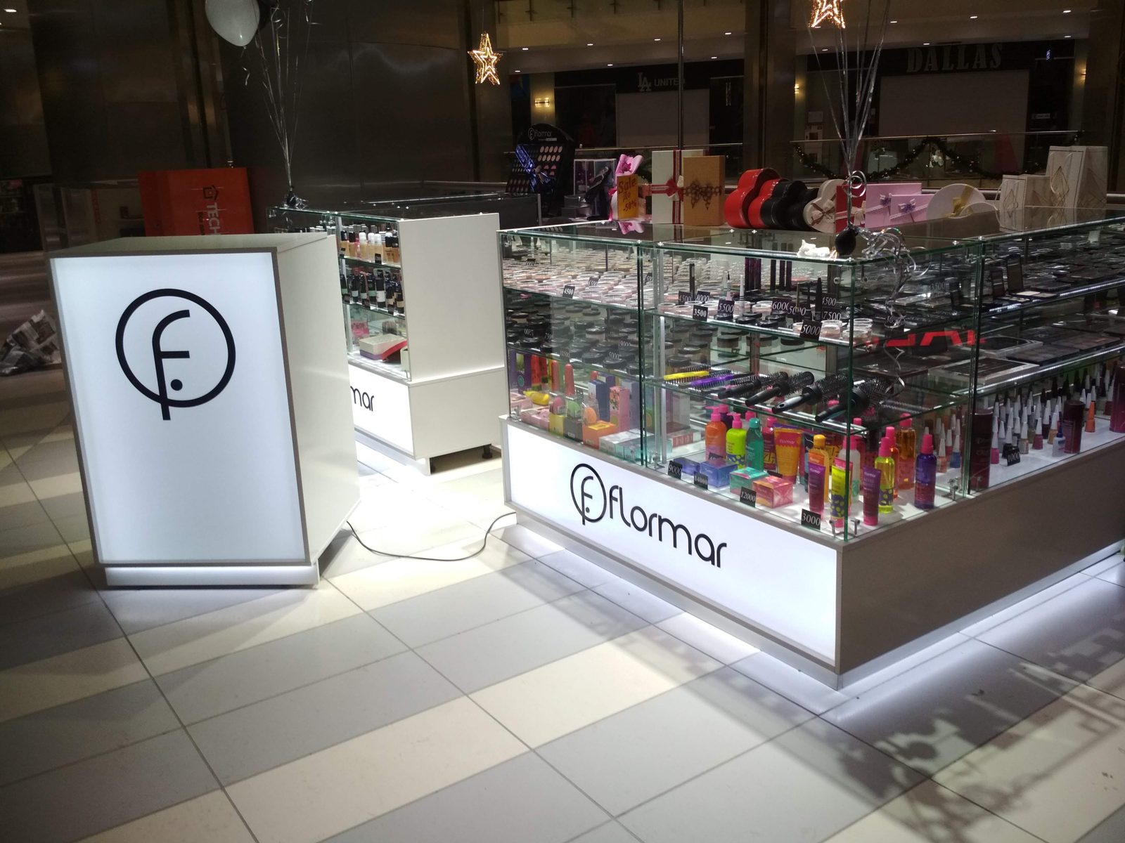 Остров Flormar и световой короб