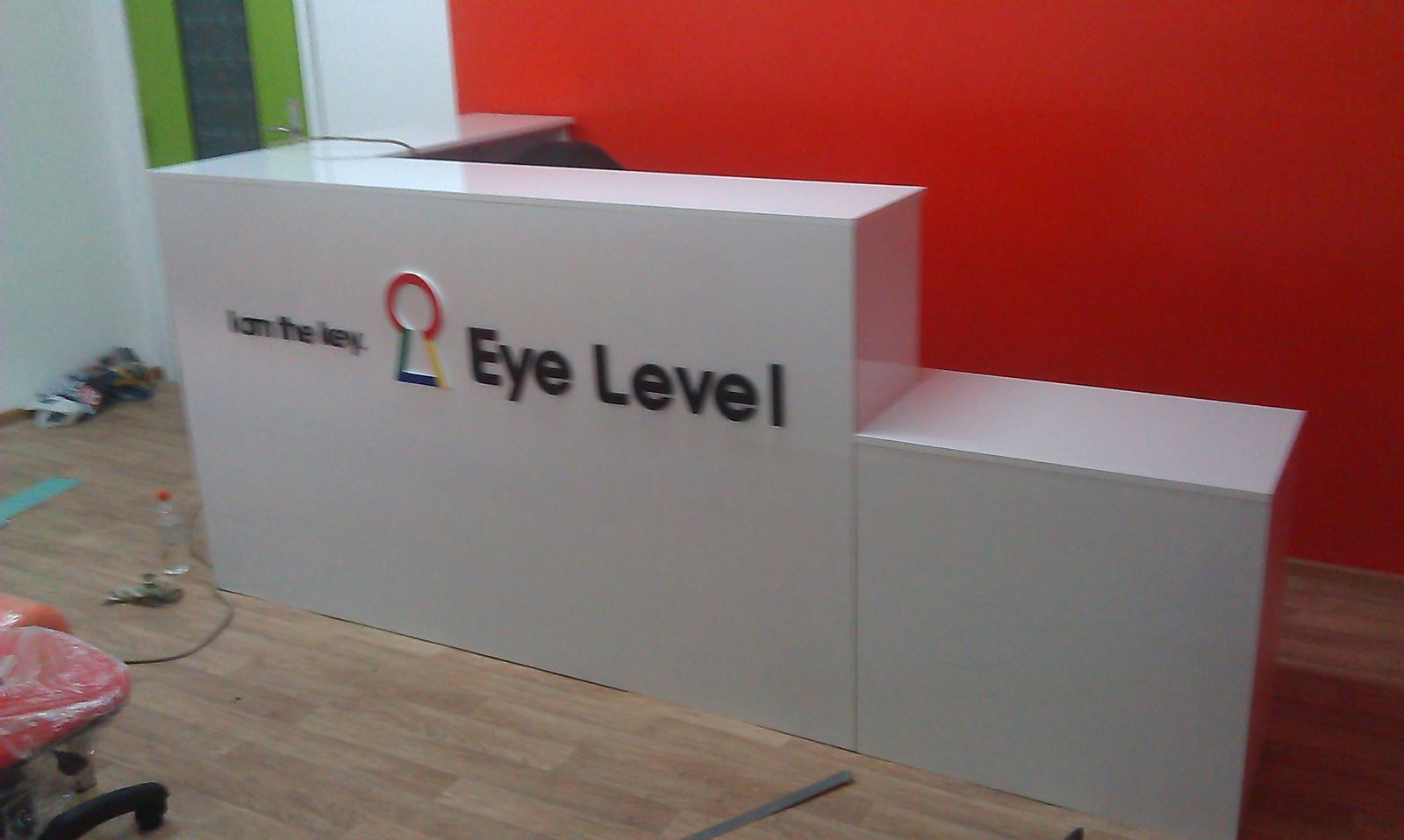 Ресепшен Eye Level